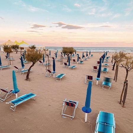 Hotel Fenix Кавалино-Трепорти Екстериор снимка
