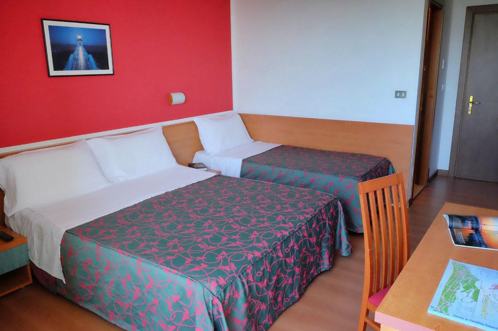 Hotel Fenix Кавалино-Трепорти Стая снимка